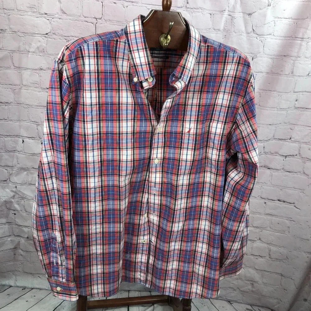 Men's nautica dress shirt sz XL Button down Shirt